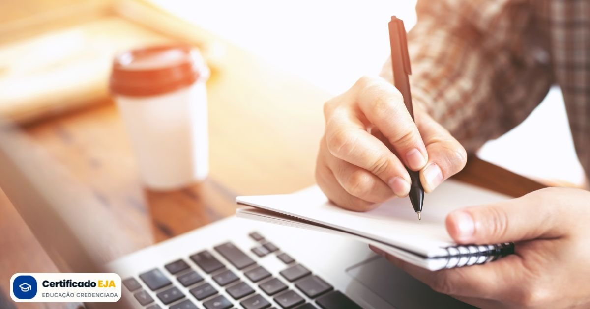 Escola de EJA online - Aprendizado flexível